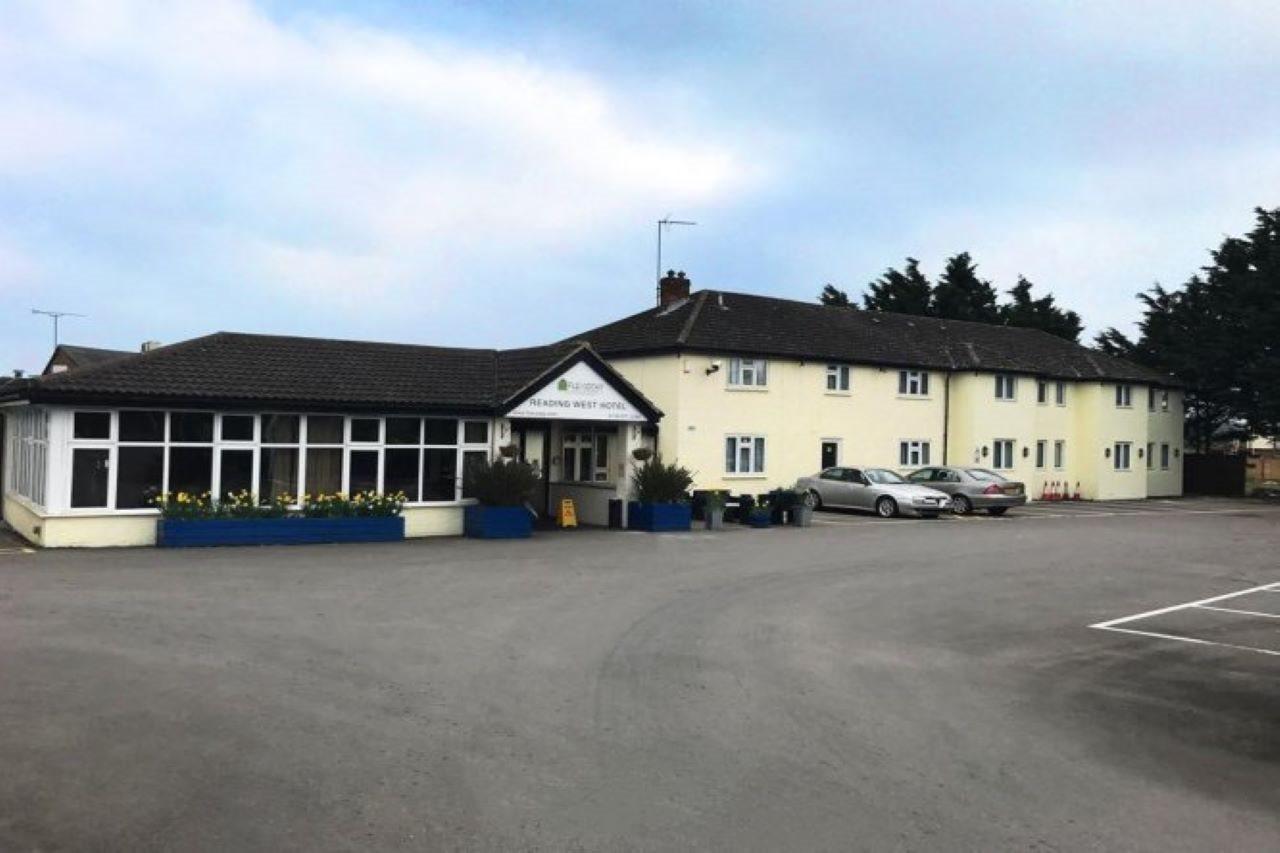 Flexistay Reading West Aparthotel - With Communal Kitchen Use Exterior foto