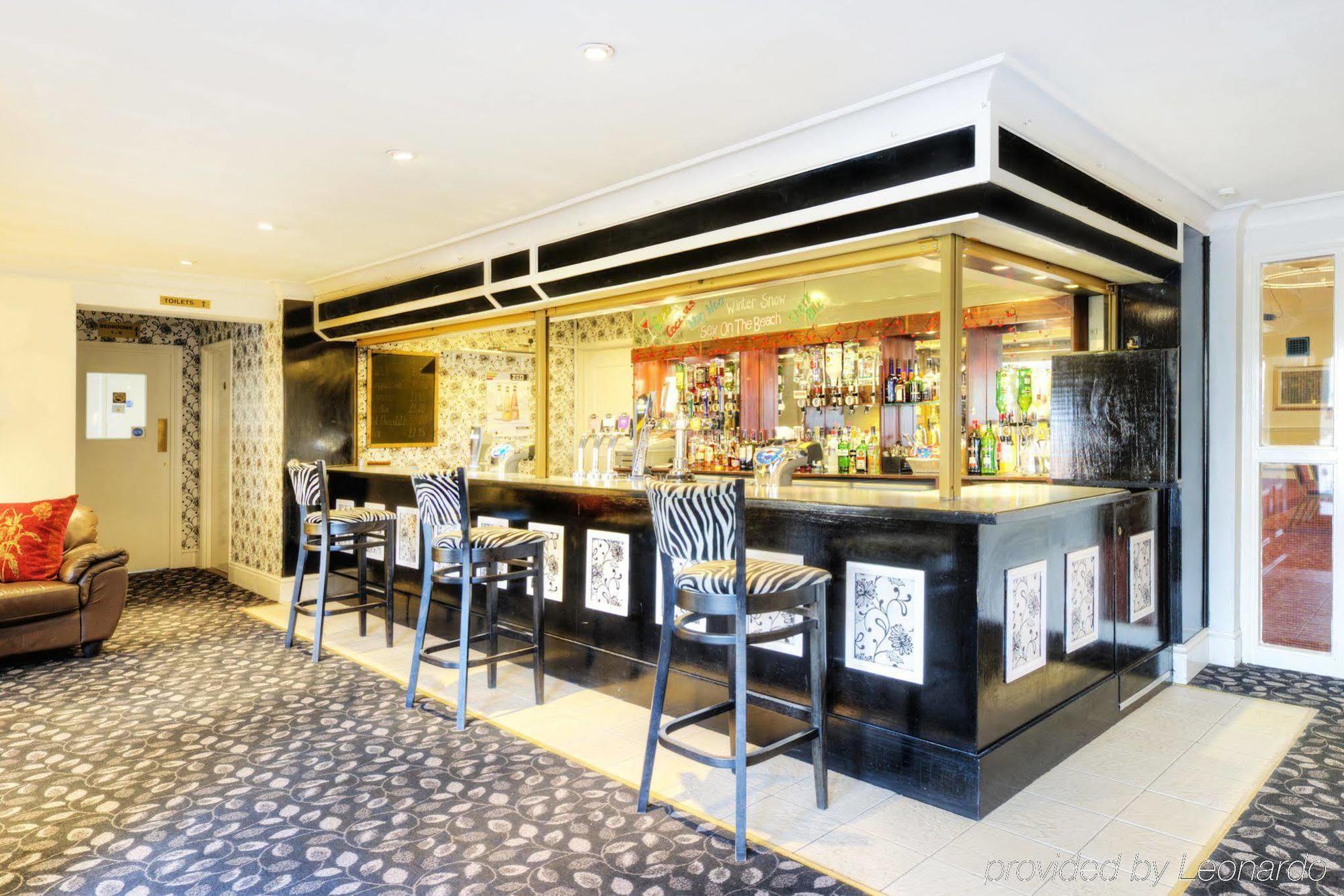 Flexistay Reading West Aparthotel - With Communal Kitchen Use Exterior foto
