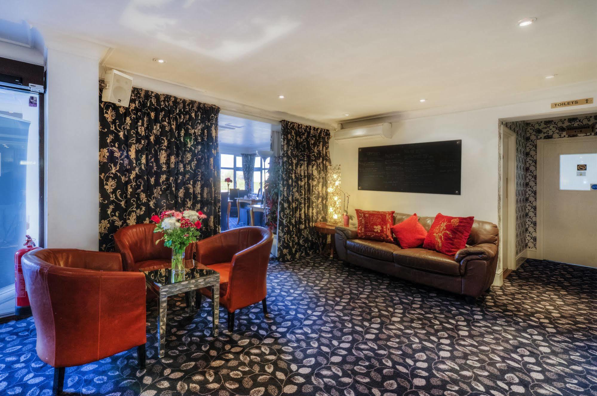Flexistay Reading West Aparthotel - With Communal Kitchen Use Exterior foto